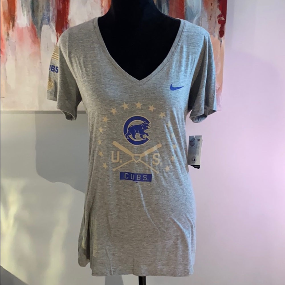 Chicago Cubs Nike Women’s Armed Forces V-neck Tee